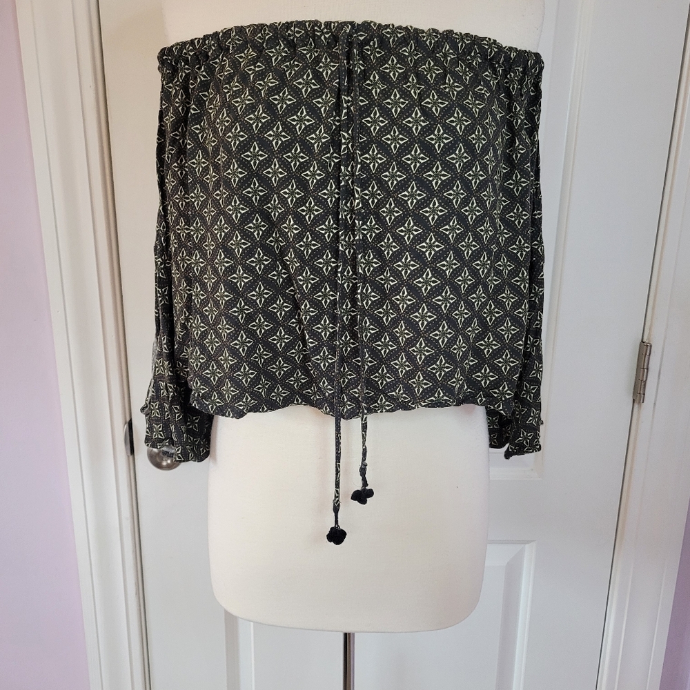 Farm Rio Off the Shoulder Top - Picture 3 of 8